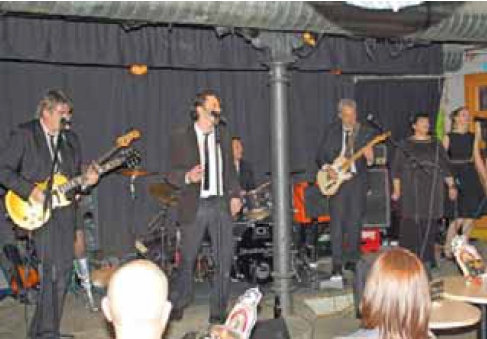 Buff & the BackBeats treffen Skydive.naked